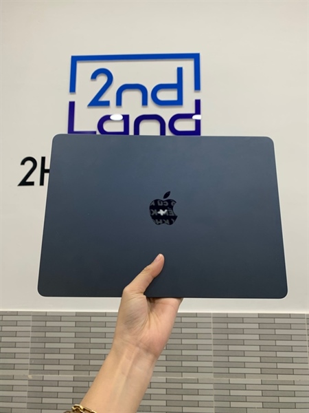 Macbook Air M2 13 inch - Ram 16GB/256GB - Màu xanh - Pin 100% chu kì sạc 40 lần - Ngoại hình: 98% - Kèm sạc