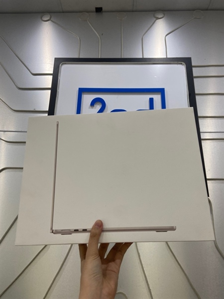 Macbook Air M2 2022 13.6 - Chip Apple M2 - MacOS 15.7.3 - Ram 16/256GB - Pin 100% - Chu kì sạc 2 lần - Màu trắng - Ngoại hình: 99% - FullBox - Còn bảo hành tới 19/12/2026 3