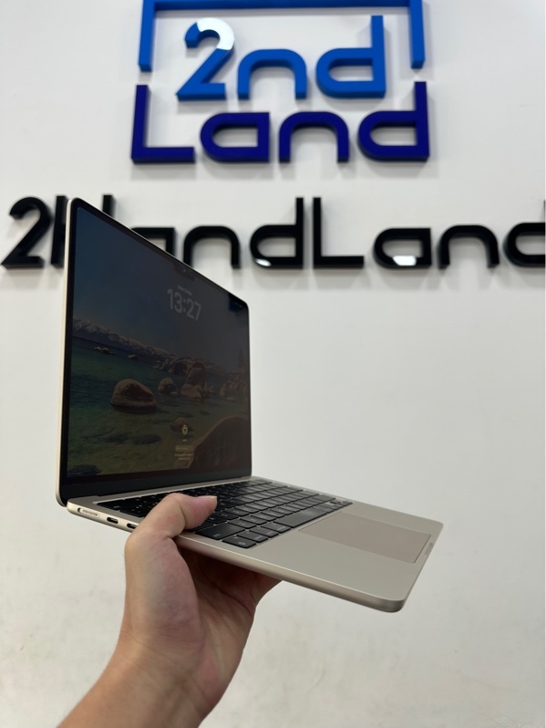 Macbook Air M2 2022 13.6 inch - Ram 16/512GB - MacOS 26.4 - Pin 94% - Màu Starlight - Ngoại hình 97.5% - Kèm sạc