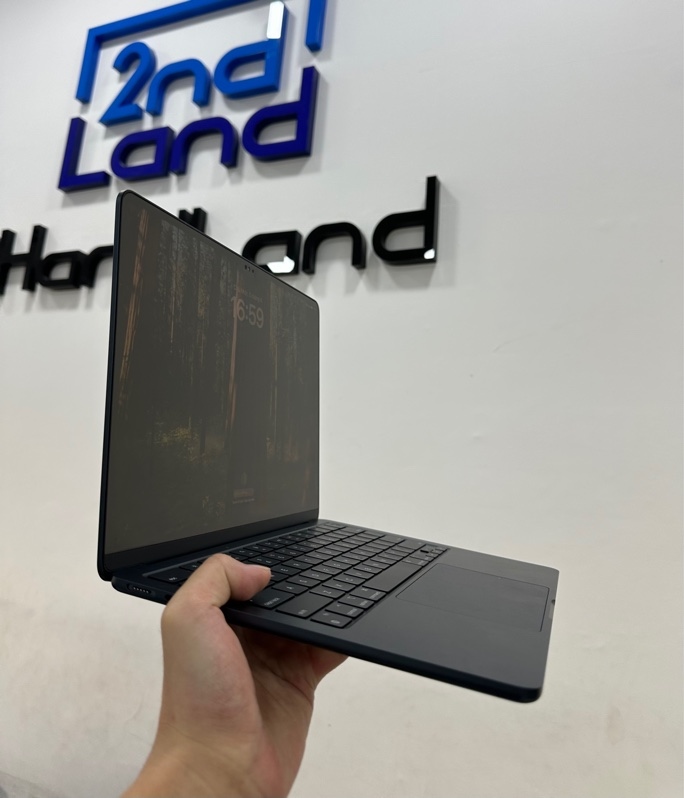 Macbook Air M2 2022 13inch - Chip Apple M2 - 16/256GB - Pin 100% - Màu xanh - Ngoại hình 98% - Có dán bảo vệ máy - Kèm sạc