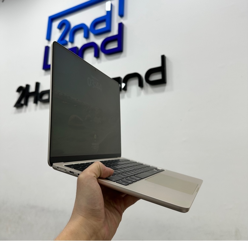 Macbook Air M2 2022 13inch - Ram 8/256GB - Pin 100% - Màu vàng cát - Ngoại hình 98% - Kèm sạc