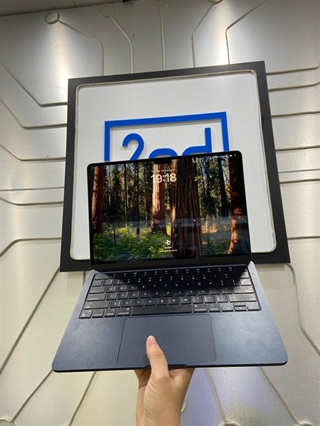 Macbook Air M2 2022 - Apple M2 13.6 inch - Mac OS 15.6 - Ram 8/256GB - Pin tốt - Chu kì 256 lần - Màu xanh - Ngoại hình: 97% - Kèm sạc type C 1