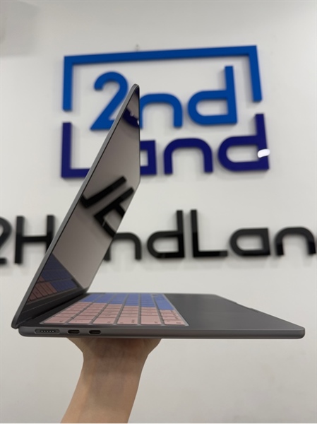 Macbook Air M2 2022 - Apple M2 - 8/256GB - Màu bạc - Pin bình thường 100% chu kì sạc 20 - Ngoại hình 98% - Còn BH đến 17/08/2025 - FullBox 2
