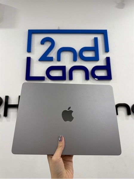 Macbook Air M2 2022 - Apple M2 - 8/256GB - Màu bạc - Pin bình thường 84% chu kỳ sạc 418 - Ngoại hình 97% - Màn ám hồng nhẹ , màn trầy , cấn góc , 4 đế cao su mòn - Kèm sạc