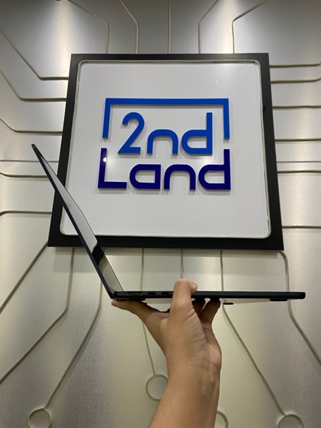 Macbook Air M2 2022 - Chip Apple M2 - Ram 16/256GB - Mac OS 15.6.1 - Pin tốt - Chu kì sạc 82 lần - Màu xanh - Ngoại hình: 98% - Bụi trong màn - Body - Kèm sạc 1