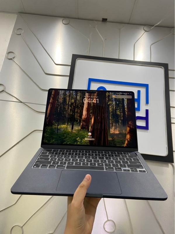 Macbook Air M2 2022 - Ram 16/256GB - Pin 100% - Chu kỳ sạc 17 lần - Màu xanh - Ngoại hình: 98% - Dán full PDF - FullBox - Còn bảo hành hãng đến 20/1/2027