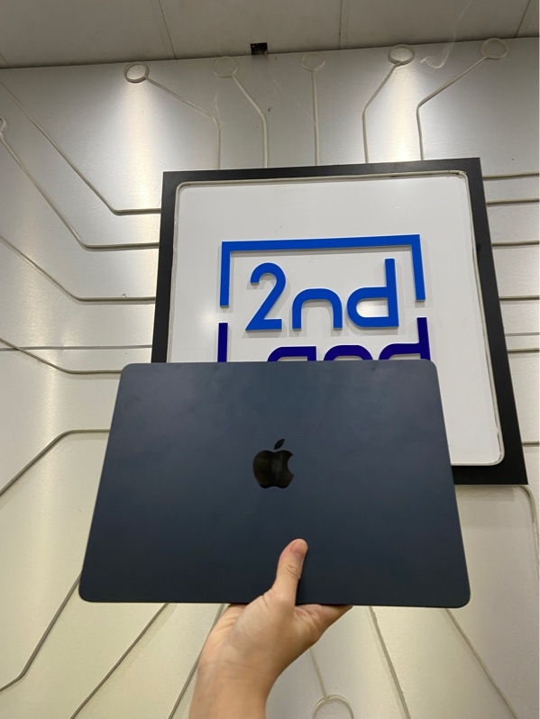 Macbook Air M2 2022 - Ram 8/256GB - Pin 100% - Màu xanh - Ngoại hình: 98% - Kèm sạc