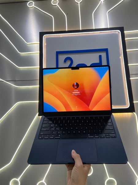 Macbook Air M2 2022 - Ram 8/256GB - Pin 97% - Chu kì sạc 89 lần - Màu midnight - Ngoại hình: 98% - Kèm sạc 1