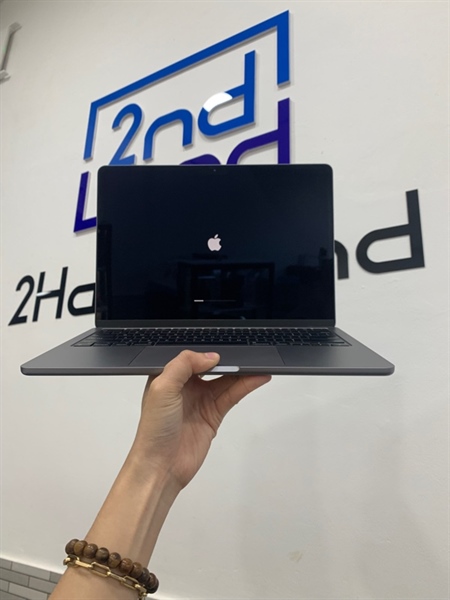 Macbook Air M2 - SA/A - 8/256GB - Màu xám - Pin 100% chu kì sạc 65 lần - Ngoại hình: 97% - Body, kèm sạc 1