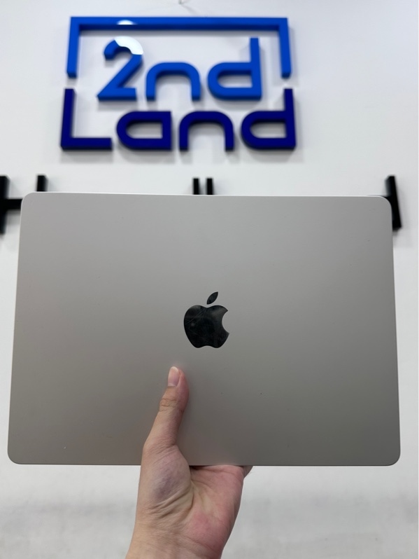 Macbook Air M3 13 inch - Ram 8/256GB - Pin 96% - Màu startlight - Ngoại hình 97% - Màn hằn bụi - Kèm sạc (chân sạc nứt nhẹ)
