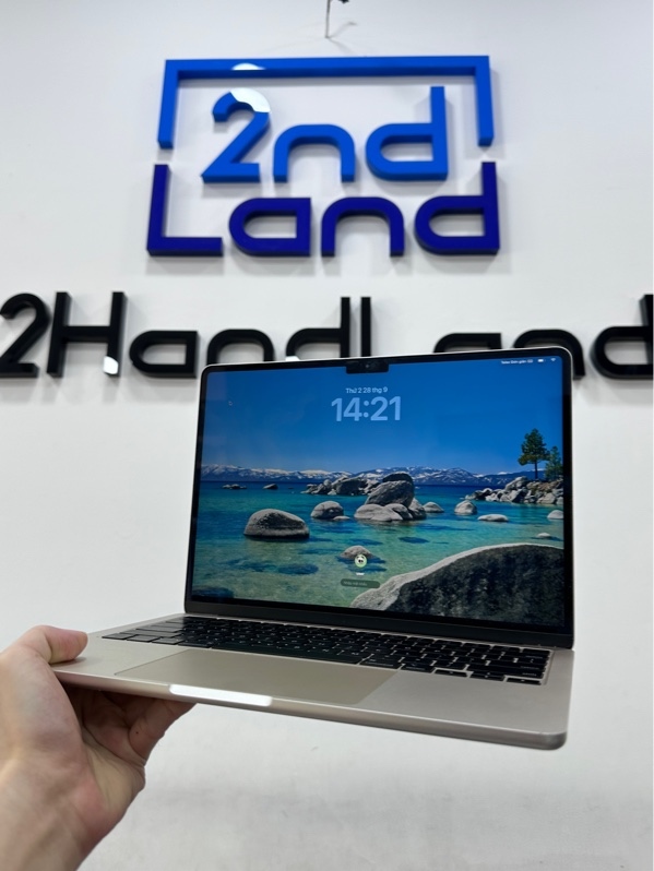 Macbook Air M3 13 inch - Ram 8/256GB - Pin 96% - Màu startlight - Ngoại hình 97% - Màn hằn bụi - Kèm sạc (chân sạc nứt nhẹ)
