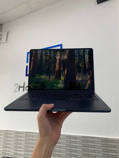 Macbook Air M3 - 13inch 2024 - Ram 8GB/256gb - Màu xanh - Pin 100% chu kì sạc 45 lần - Ngoại hình: 98% - Kèm sạc 1