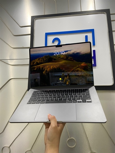 Macbook Air M3 15inch 2024 - Ram 8/256GB - Pin 98% - Màu xám - Ngoại hình: 98% - Phím N bấm nặng - Kèm sạc 1