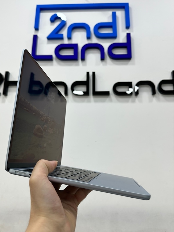 MacBook Air M4 13 inch 2025 - 16/256GB - Pin 100% (41 lần sạc) - Màu xanh - Ngoại hình 97.5% - Kèm sạc