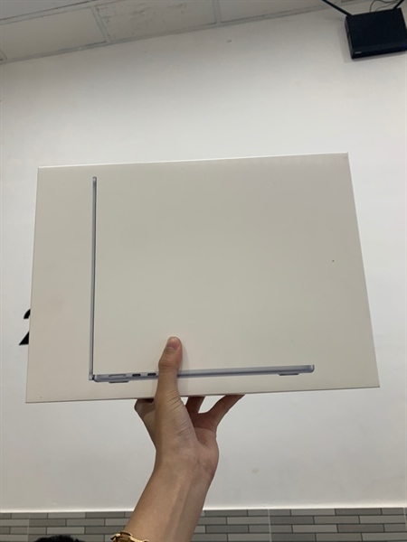 Macbook Air M4 2025 - 13inch - 16/256GB - Màu bạc - Newseal - Còn bảo hành tại phongvu