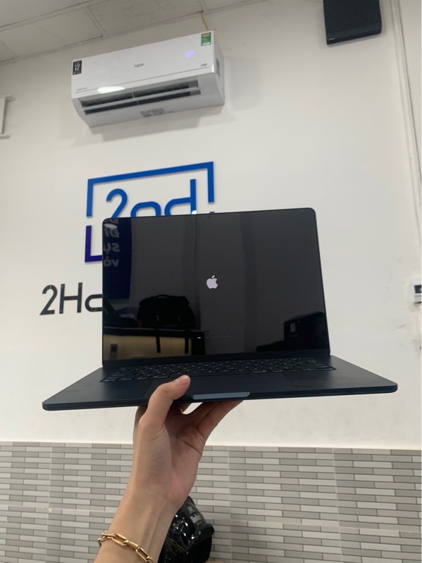 MacBook Air M4 2025 - 15 inch - 16GB/256GB - Màu xanh - Pin 97% chu kì sạc 66 lần - Ngoại hình: 98% - Fullbox