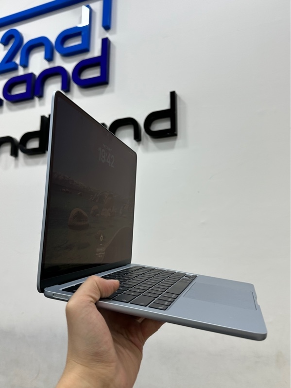 Macbook Air M5 13.6 inches - Ram 16/512GB - Pin 100% (Chu kì sạc 7 lần) - Màu Light Blue - Ngoại hình 98% - Còn bảo hành hãng 31.05.2027 - Fullbox