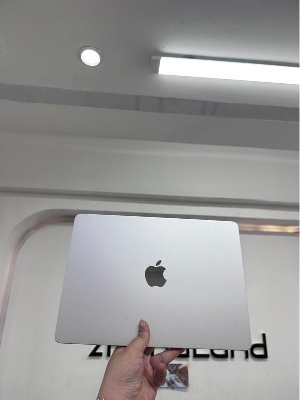 Macbook air m5 13 inch - 16/1tb - Màu xám - Pin 100% - Ngoại hình 99% - Kèm box, sạc - Còn bảo hành 15/07/2029