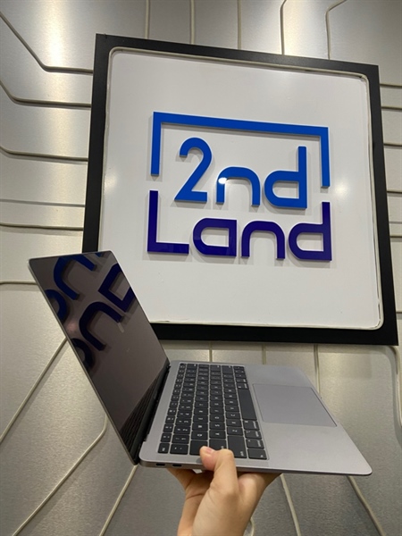 Macbook Air Retina 13 inch 2019 - Core i5 lõi kép - Ram 8/128GB UHD Graphics 617 - Pin bảo trì - Chu kì sạc 1031 - Màu xám - Ngoại hình: 97% - Màn ám , nút space cấn - Body - Kèm sạc 2