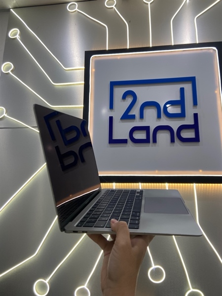 Macbook Air Retina 13 inch 2020 - Core i5 lõi tứ - Ram 8/256GB - Pin bình thường - Chu kì sạc 617 lần - Màu bạc - Ngoại hình: 97% - Cấn sườn, mặt A bị hằn dấu, màn tróc phản quang nặng, in phím - Kèm sạc 2
