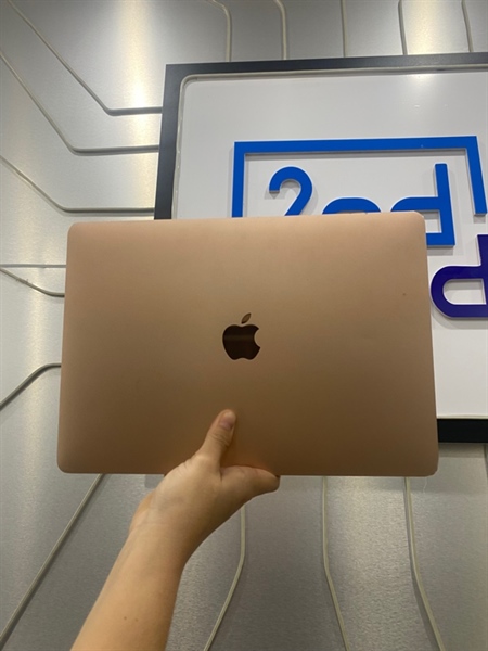 Macbook Air Retina 13 inch 2020 - i3 Dualcore 1.1Hz 8GB 256GB - Pin bình thường - Chu kì sạc 340 lần - Màu rosegold - Ngoại hình: 97% - phím control bấm hơi nặng tay - Body - Kèm sạc