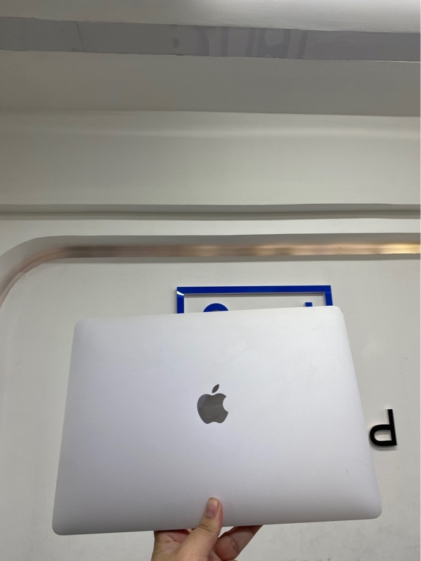 Macbook Air Retina 13 inch 2020 - intel core i5 - 8/512 SSD - Màu bạc - Pin bình thường chu kỳ sạc 420 - Ngoại hình 97% - Kèm sạc