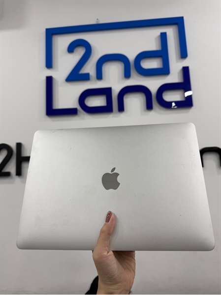 Macbook Air Retina 2019 - 13.3 inch - i5 dual core - 8/128GB - Màu bạc - Pin thay 100% - Ngoại hình 96% - Màn ám vàng , phản quang , phím mòn , trầy , cấn góc , thiếu cao su đế , bong cao su màn - Kèm sạc