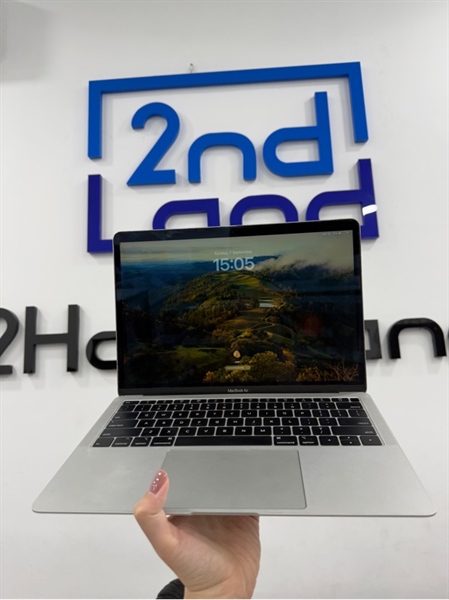Macbook Air Retina 2019 - 13.3 inch - i5 dual core - 8/128GB - Màu bạc - Pin thay 100% - Ngoại hình 96% - Màn ám vàng , phản quang , phím mòn , trầy , cấn góc , thiếu cao su đế , bong cao su màn - Kèm sạc 2