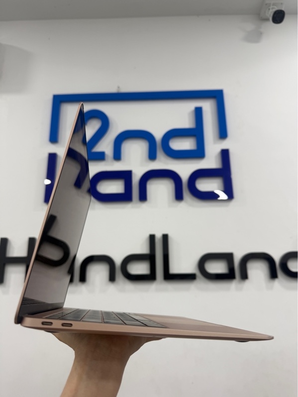 Macbook Air retina 2019 - 13 inch -chip i5 Dual core - 8/128gb - Màu hồng - Pin bình thường chu kì 376 - Ngoại hình 97% - màn chết pixel, màn hở sáng, phím mòn, cấn 4 góc, cao su màn nứt - Kèm sạc