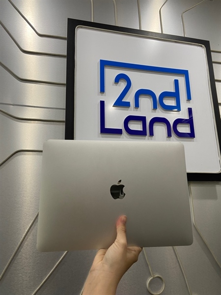 Macbook Air Tetina 13 inch 2020 - i3 Ram 8GB 256GB - Pin bình thường - Sạc 516 lần - Màu bạc - Ngoại hình: 96% - Kèm sạc