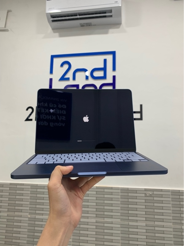 Macbook Neo 13 inch - A18 Pro - Ram 8GB/512GB - Màu xanh - Pin 100% chu kì sạc 1 - Ngoại hình: 99% - Fullbox - Bảo hành đến 6/2027