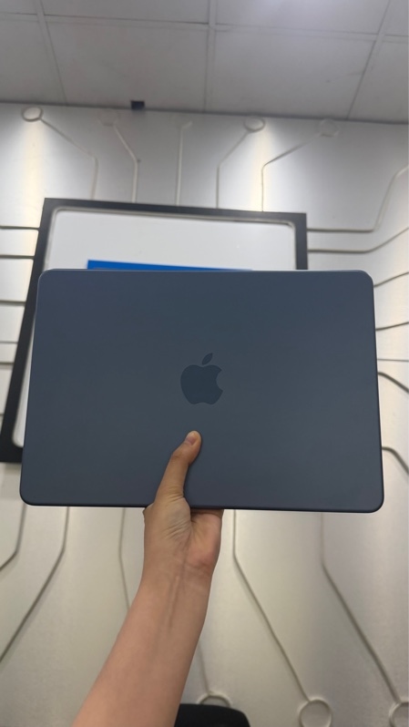 Macbook Neo - Apple A18 Pro - Ram 8/256GB - Pin 100% - Chu kì sạc 2 lần - Màu xanh - Ngoại hình: 98% - FullBox - Còn bảo hành hãng 31/5/2027