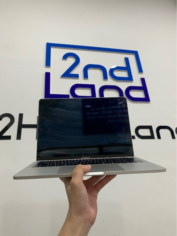 Macbook Pro 13 inch 2016 - i5 - Ram 16GB/256GB - Màu bạc - Máy Bypass MDM - Không pin - Ngoại hình: 96% - Màn ám hồng - Body - SP Không bảo hành