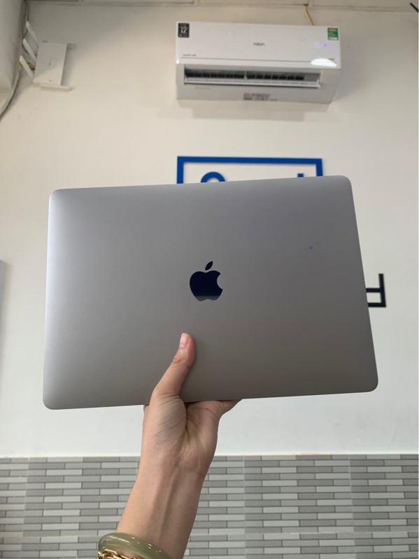 Macbook Pro 13 inch 2017 - i5 - 8GB/256GB - Pin đã thay - Ngoại hình: 96.5% - Kèm sạc
