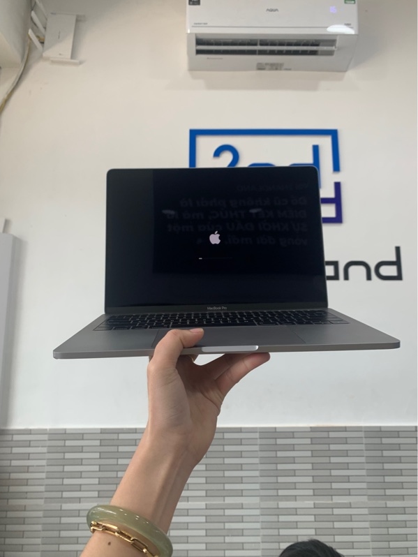 Macbook Pro 13 inch 2017 - i5 - 8GB/256GB - Pin đã thay - Ngoại hình: 96.5% - Kèm sạc
