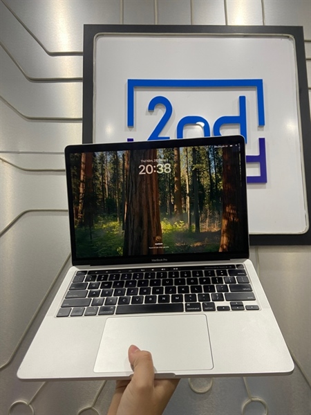 Macbook Pro 13 inch 2020 - 2 Thunderbold 3 Port - Core i5 lõi tứ - Ram 8/500GB SSD - Pin bình thường - Chu kì sạc 226 lần - Màu bạc - Ngoại hình: 97% - Cấn sườn, màn ám hồng nhẹ - Kèm sạc 1