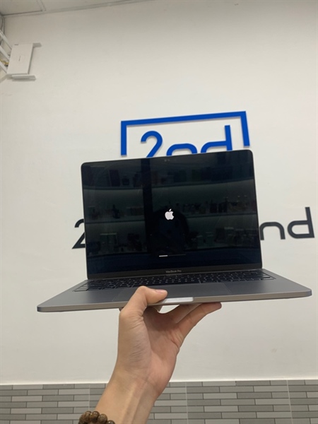 Macbook Pro 13 inch 2020 - i5 - 16/1TB - Màu xám - Pin bình thường 476 lần - Ngoại hình: 97% - Màn ám hồng, 1 chấm pixel, cấn 2 góc - Body, kèm sạc 1
