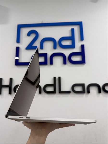 Macbook pro 13 inch M1 2020 - chip M1 - 8/512gb - Màu bạc - Pin 92% chu kì sạc 118 - Ngoại hình 97% - cấn góc - Kèm sạc quấn keo 1