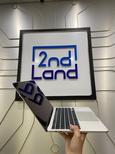 Macbook Pro 13 inch M1 2020 - Ram 8/256GB - MacOS 15.0 - Pin bình thường - Chu kì 282 lần - Màu trắng - Ngoại hình: 98% - Cấn góc trái, mặt đế trầy đen, màn ám hồng viền - Kèm Box + sạc 3