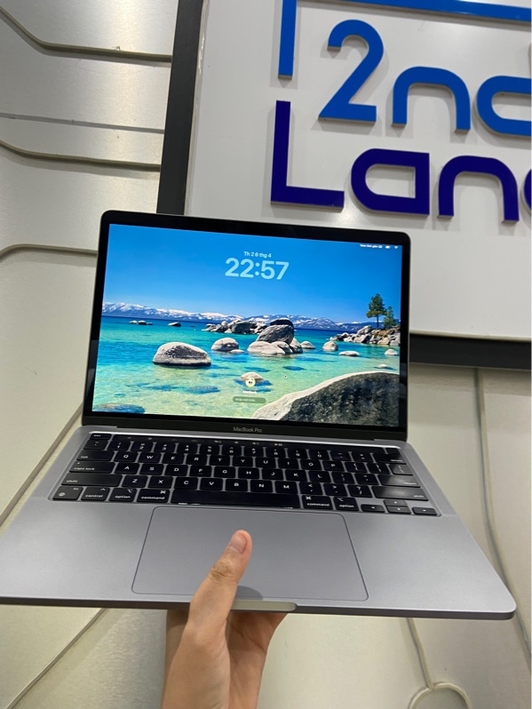 Macbook Pro 13 inch M1 2020 - Ram 8/256GB - Pin 100% - Chu kỳ sạc 17 lần - Màu xám - Ngoại hình: 98% - Kèm sạc