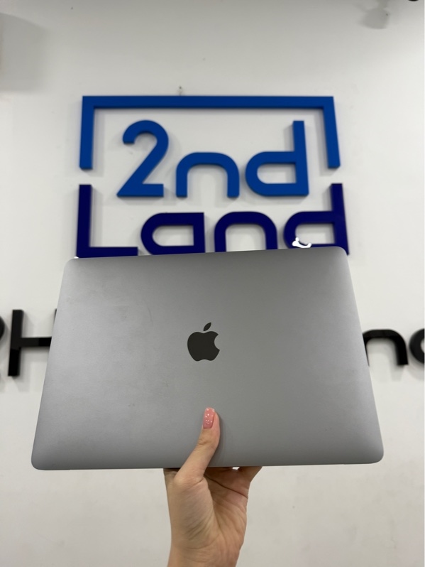 Macbook pro 13 inch M2 2022 - Apple M2 - 16/256GB - Màu bạc - Pin bình thường 94% 182 chu kì sạc - Ngoại hình 98% - Màn ám hồng - FullBox
