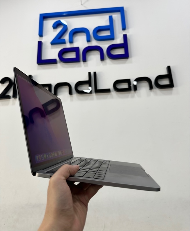 Macbook Pro 13inch 2020 - i5 - Ram 8/256GB - Pin bình thường - Màu bạc - Ngoại hình 98% - Kèm sạc