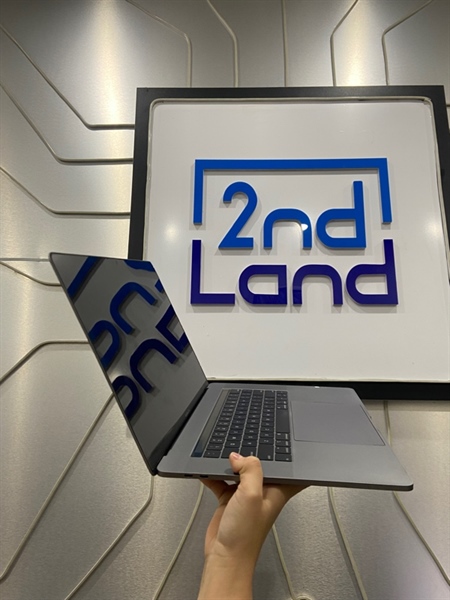 Macbook Pro 15 inch 2019 - Intel i7 Intel Graphics 630 1538MB - 16/256GB - Pin bình thường - Chu kì sạc 117 - Màu bạc - Ngoại hình: 98% - Màn ám hồng viền - Body - Kèm sạc 2