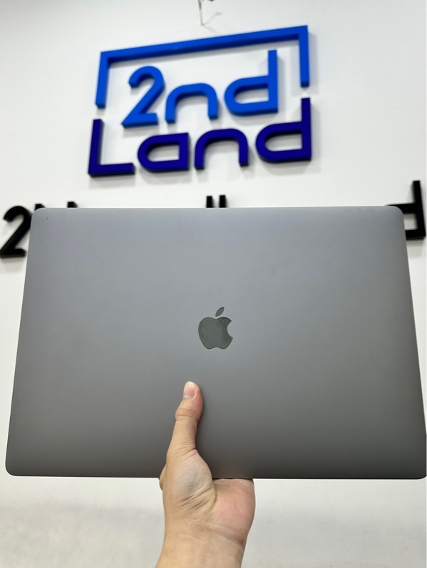 Macbook Pro 16 inch 2019 - i9 - Ram 16/500GB - Pin bình thường 262 lần sạc - Màu xám - Ngoại hình 97% - Phím cách, số 8 độ nảy yếu, phím trái phải lờn nhẹ - Kèm sạc
