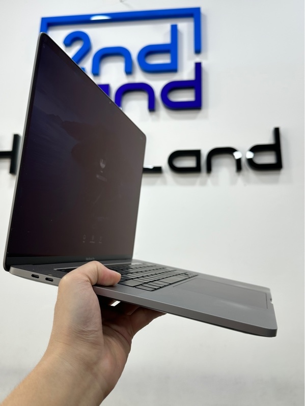 Macbook Pro 16 inch 2019 - i9 - Ram 16/500GB - Pin bình thường 262 lần sạc - Màu xám - Ngoại hình 97% - Phím cách, số 8 độ nảy yếu, phím trái phải lờn nhẹ - Kèm sạc