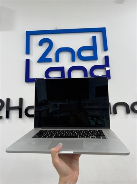 Macbook Pro 2015 - 15 inch - i7 2.5Ghz - Ram 16-DDR3/512GB - Màu bạc - Pin bảo trì - Ngoại hình 97% - Màn ám hồng , mòn phím , bong cao su màn , cấn góc - Kèm sạc 2