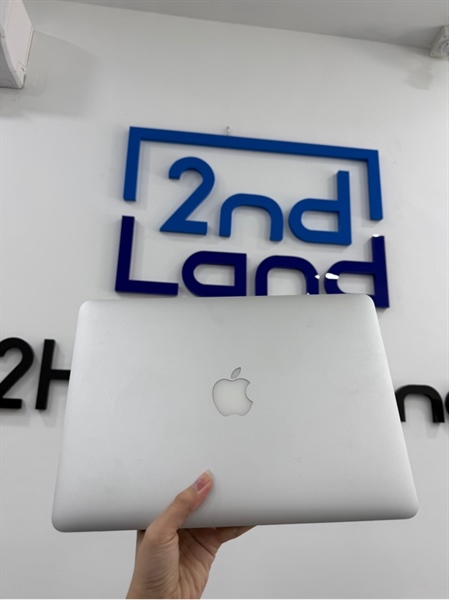 Macbook Pro 2015 - i5 - 8/256GB - Màu bạc - Pin bình thường - Ngoại hình 98% - Kèm sạc