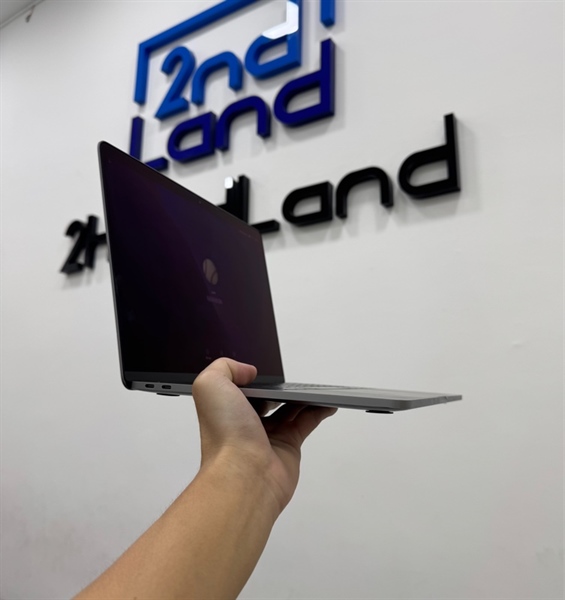 Macbook Pro 2016 13inch - i5 - Ram 8/256GB - Pin bảo trì - Màu xám - Ngoại hình 97% - Màn bụi 2 đốm phản quang nhẹ nhỏ , nút múi tên trái lờn mất độ nãy - Kèm sạc 2