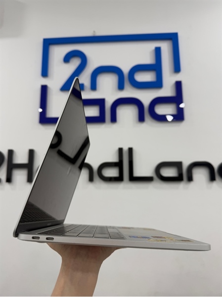 Macbook pro 2017 -13.3 inch-2 thunderbolt- i5 lõi kép - Ram8/128Gb - Màu xám - Pin bình thường thay LK -Ngoại hình 97% - Màn thay LK , ám hồng nặng , bụi trong , mất cao su chống trượt , trầy , cấn 1 góc - Kèm sạc 1