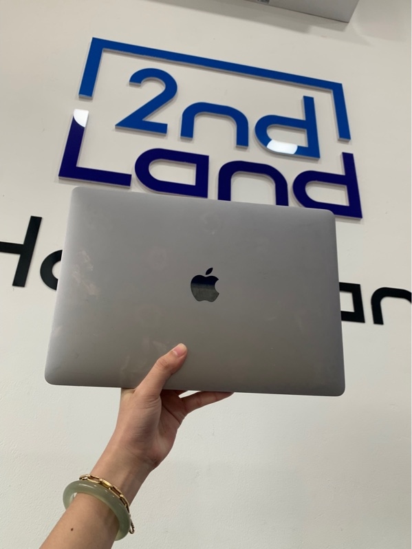 Macbook Pro 2017 13 inch - i5 - 8GB/128GB - Màu bạc - Pin bình thường chu kì sạc 164 - Ngoại hình: 97% - Màn hồng, viền trầy, in phím, nứt cao su, màn trầy, ố mặt c - Kèm sạc